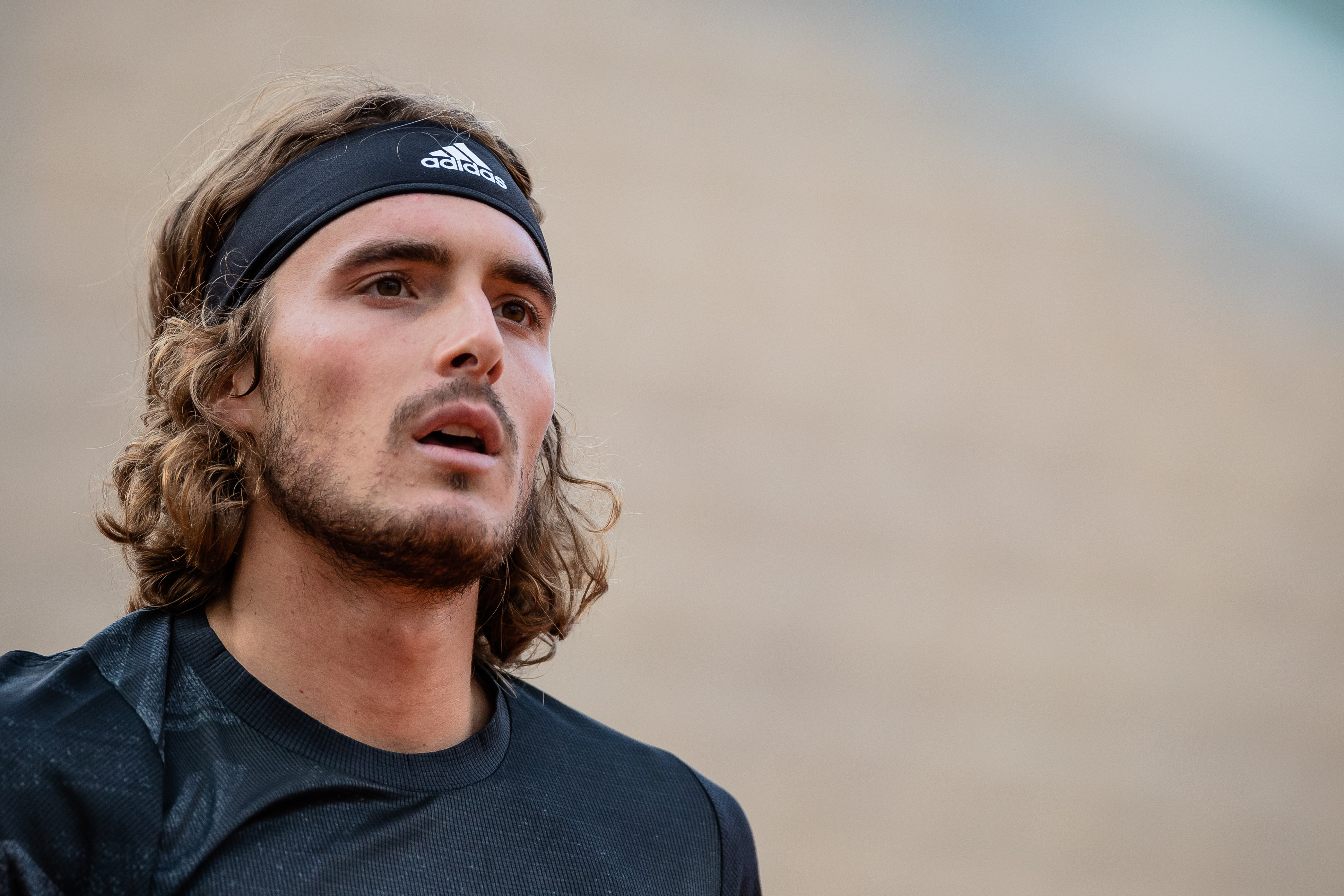 意大利网球队爆冷日本网球队，西西帕斯打破历史纪录