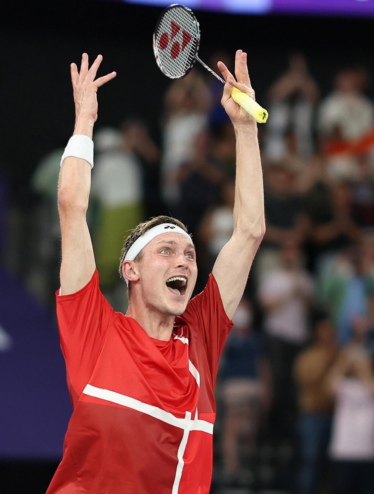 中国羽毛球队险胜泰国羽毛球队，安赛龙打破历史纪录