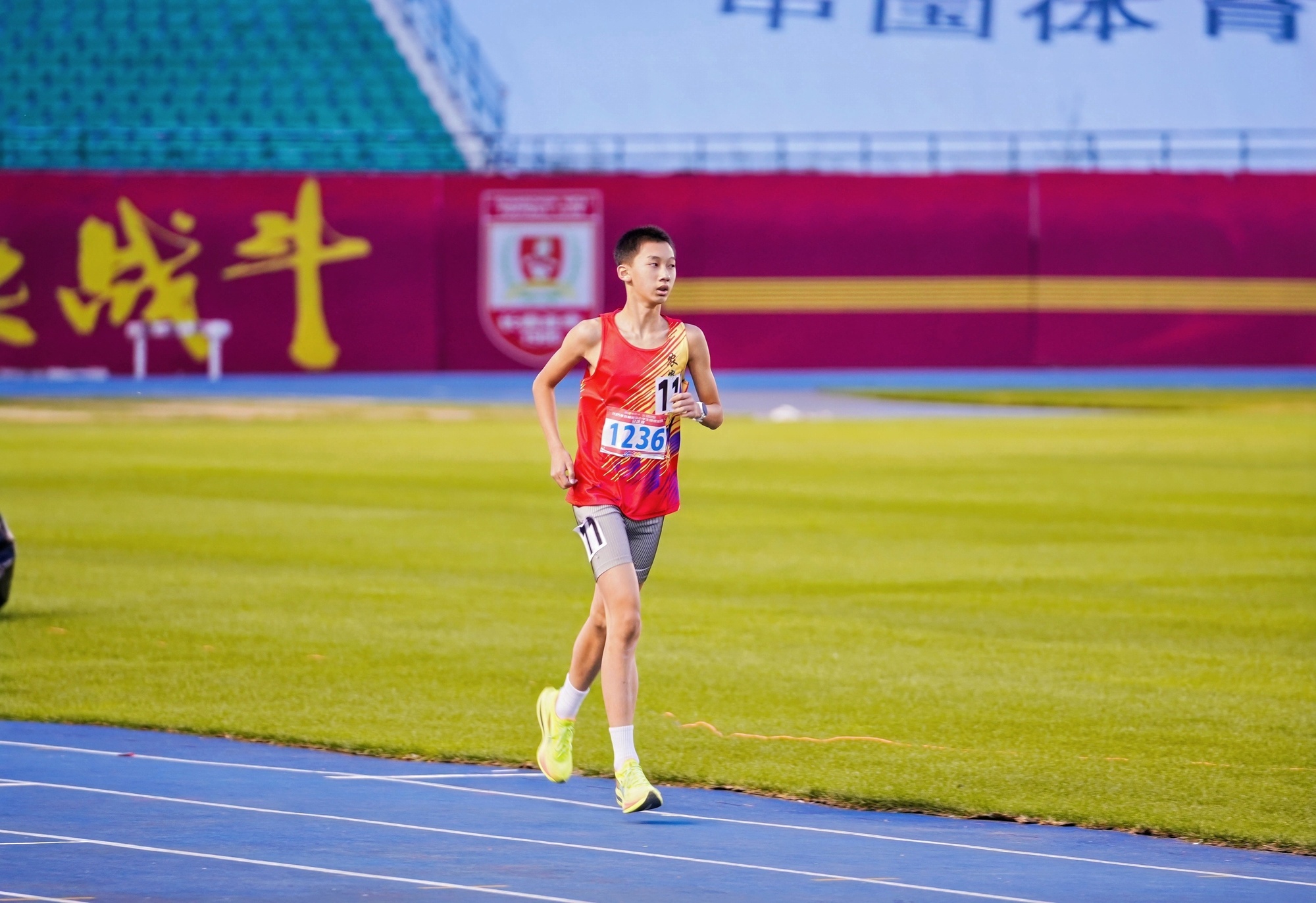 关于田径总决赛即将打响,冠军归属成谜的信息 关于田径总决赛即将打响,冠军归属成谜的信息