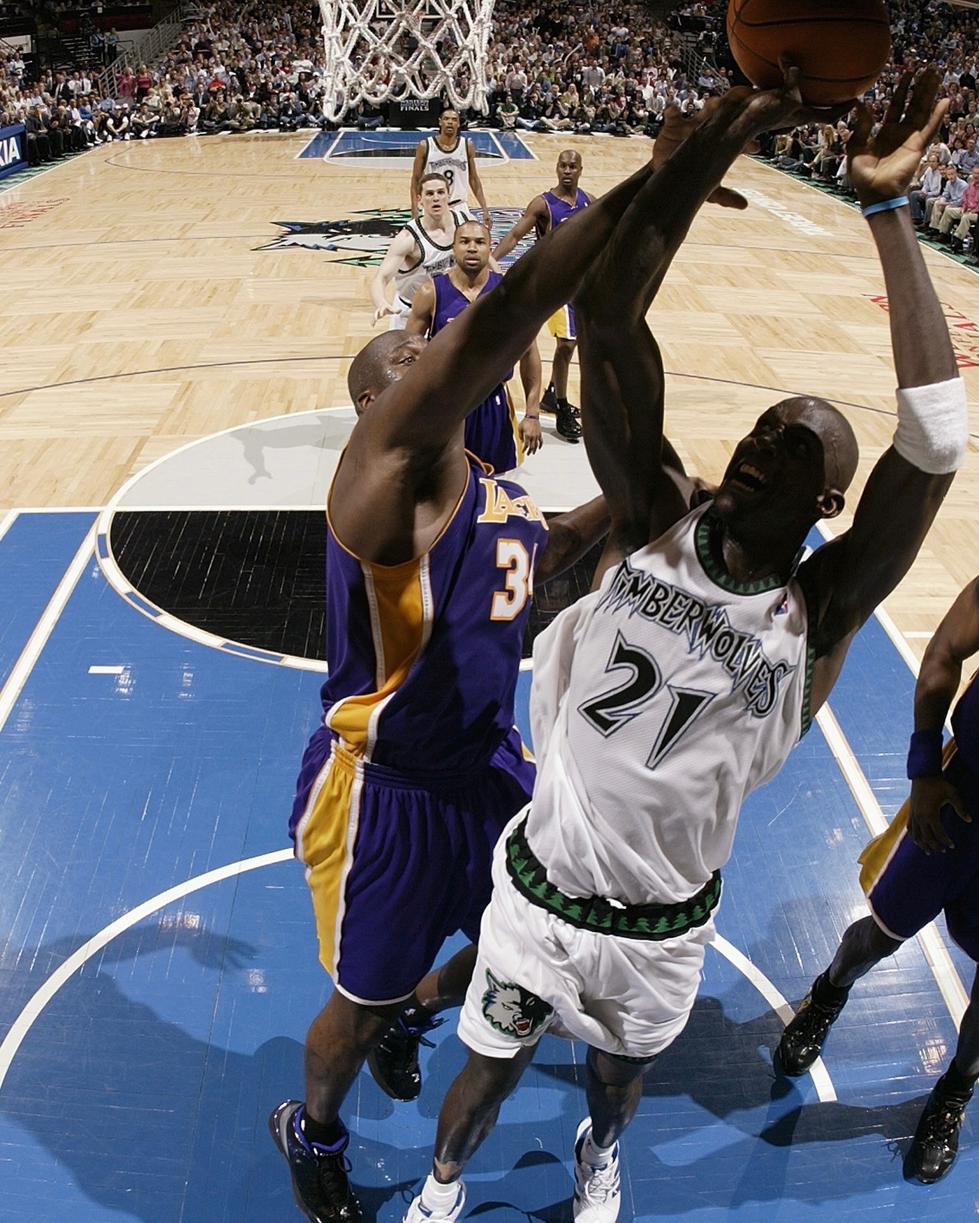 湖人绝杀雄鹿,武切维奇惊艳四座的简单介绍 湖人绝杀雄鹿,武切维奇惊艳四座的简单介绍