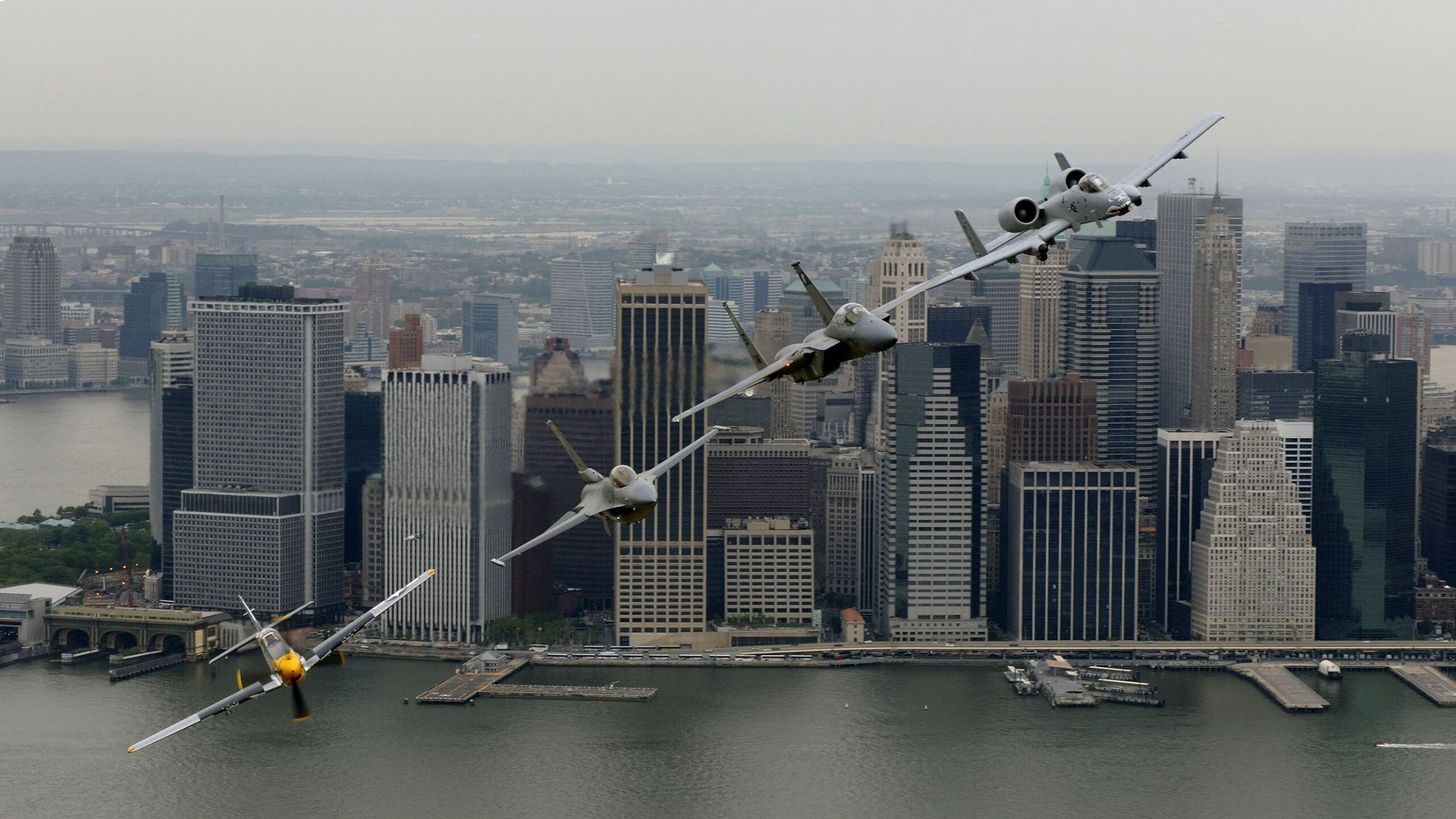 爱游戏官网-钢铁咆哮，当篮球血脉注入F1弯道—活塞法则与塔图姆的赛道统治