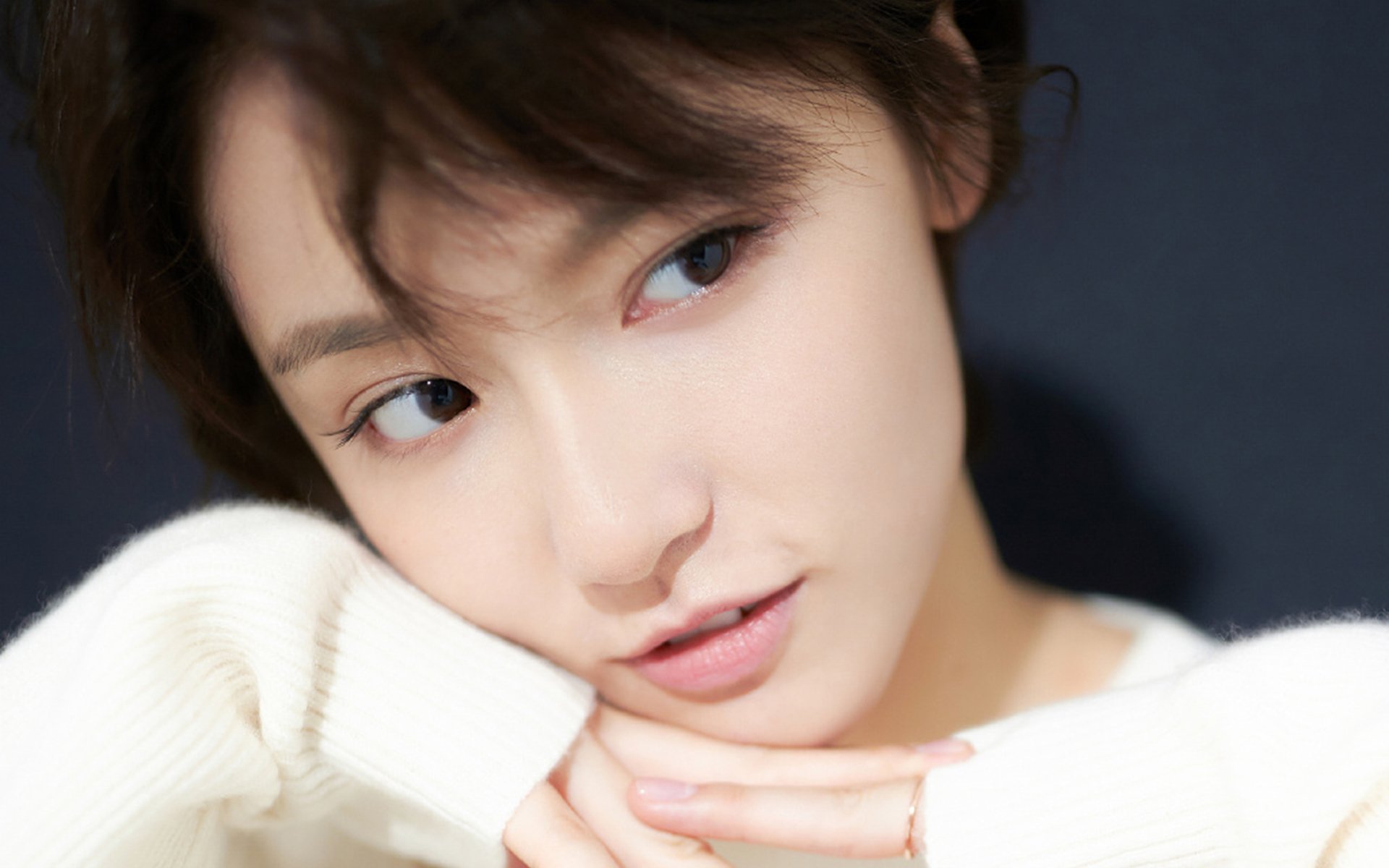 爱游戏大厅-圣剑出鞘，蓝黑之魂—劳塔罗在世界排名争夺战之夜的封神时刻