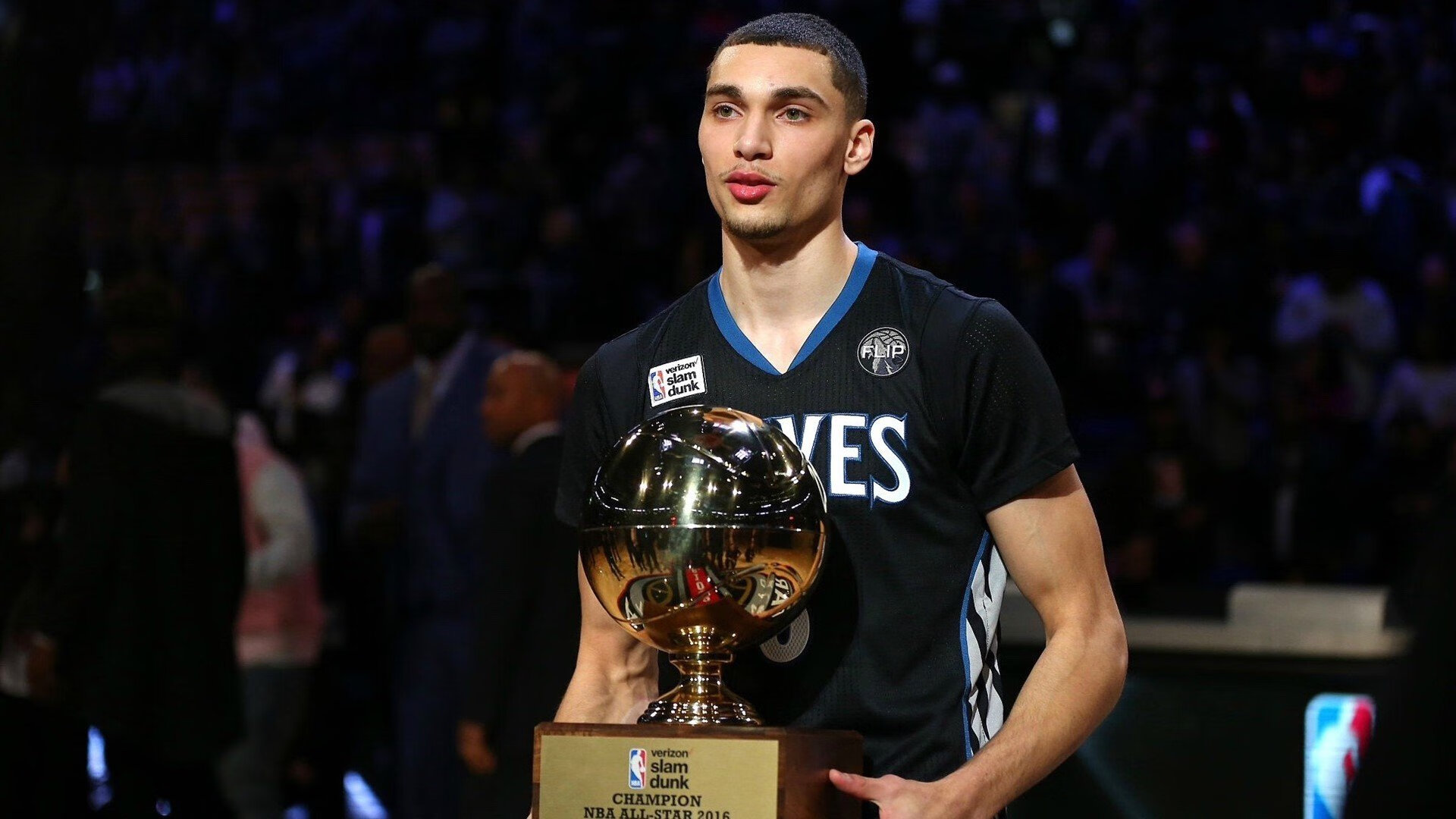 当足球成为解药，强压下的稳定美学