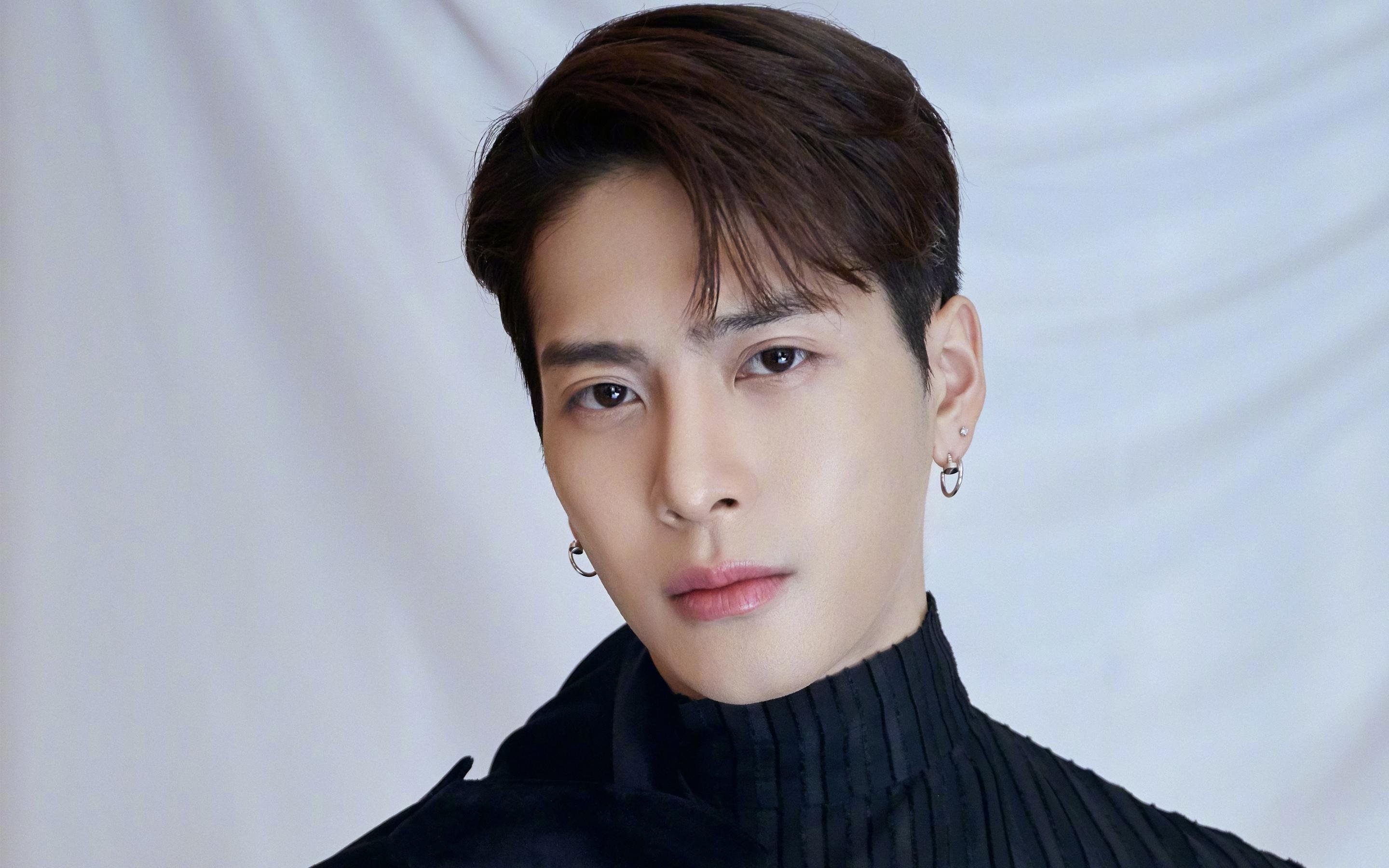 雪原上的红狼，当欧冠的星光刺破乌克兰战场的阴霾